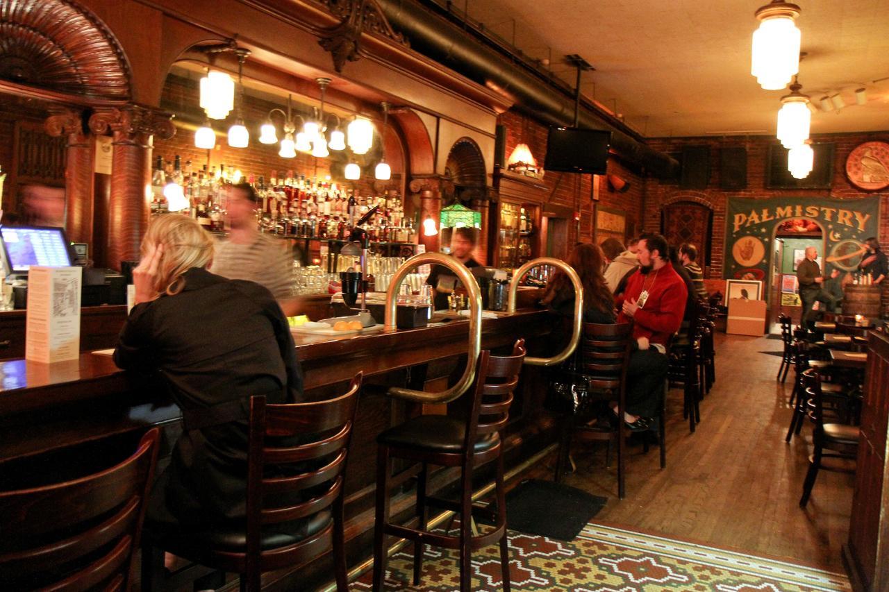 Mcmenamins White Eagle Rock & Roll Hotel Портланд Екстериор снимка