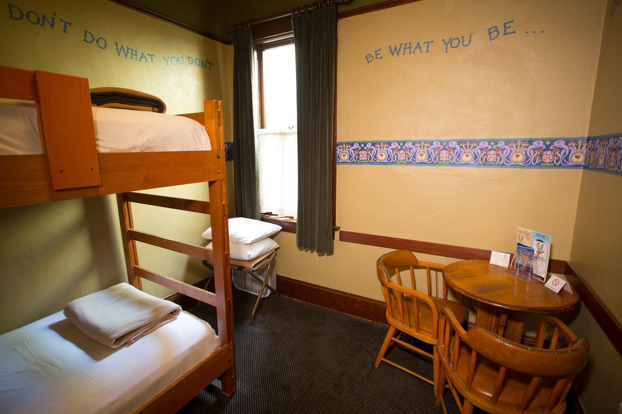 Mcmenamins White Eagle Rock & Roll Hotel Портланд Екстериор снимка