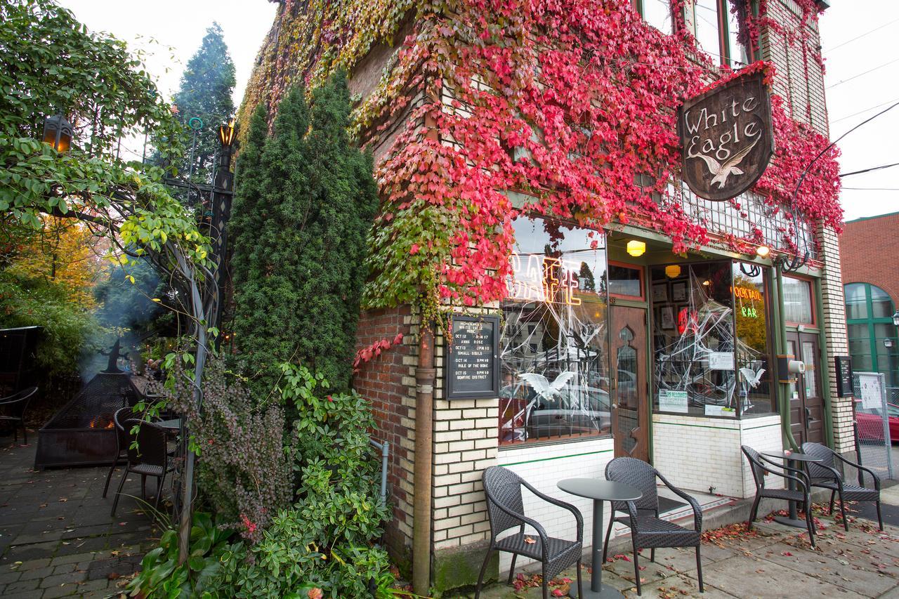 Mcmenamins White Eagle Rock & Roll Hotel Портланд Екстериор снимка